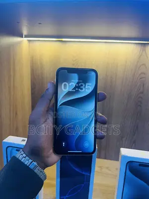 Apple iPhone 11 64 GB Yellow