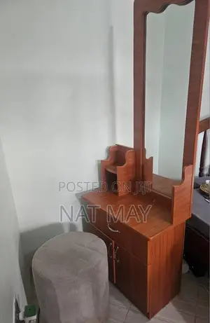 Dresser + Poof