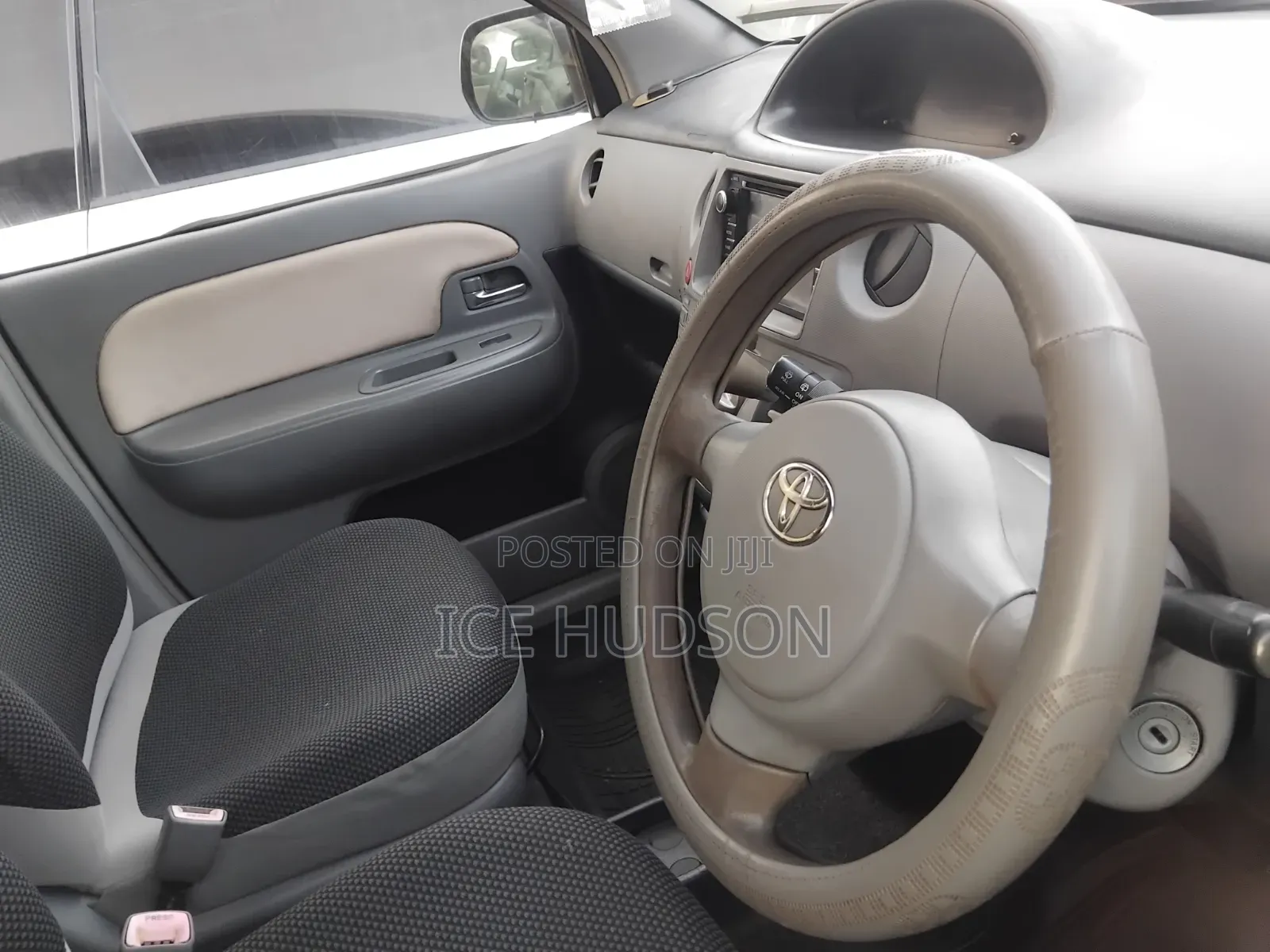 Toyota Sienta 2006 Silver