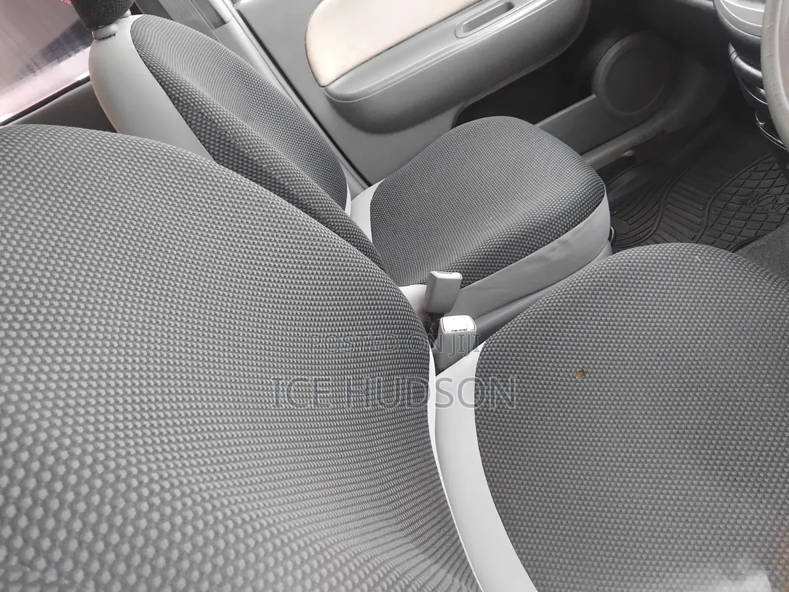 Toyota Sienta 2006 Silver