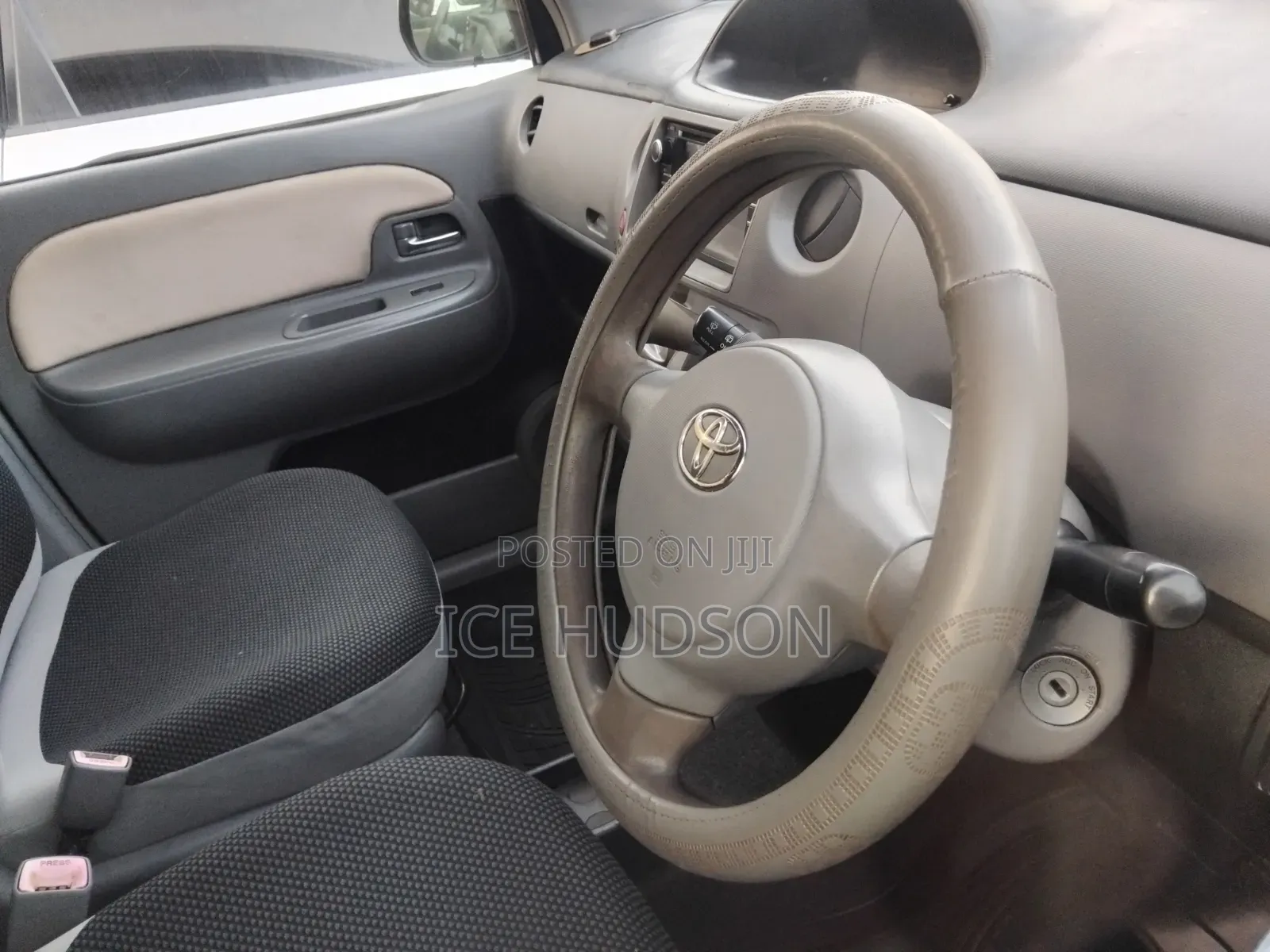 Toyota Sienta 2006 Silver
