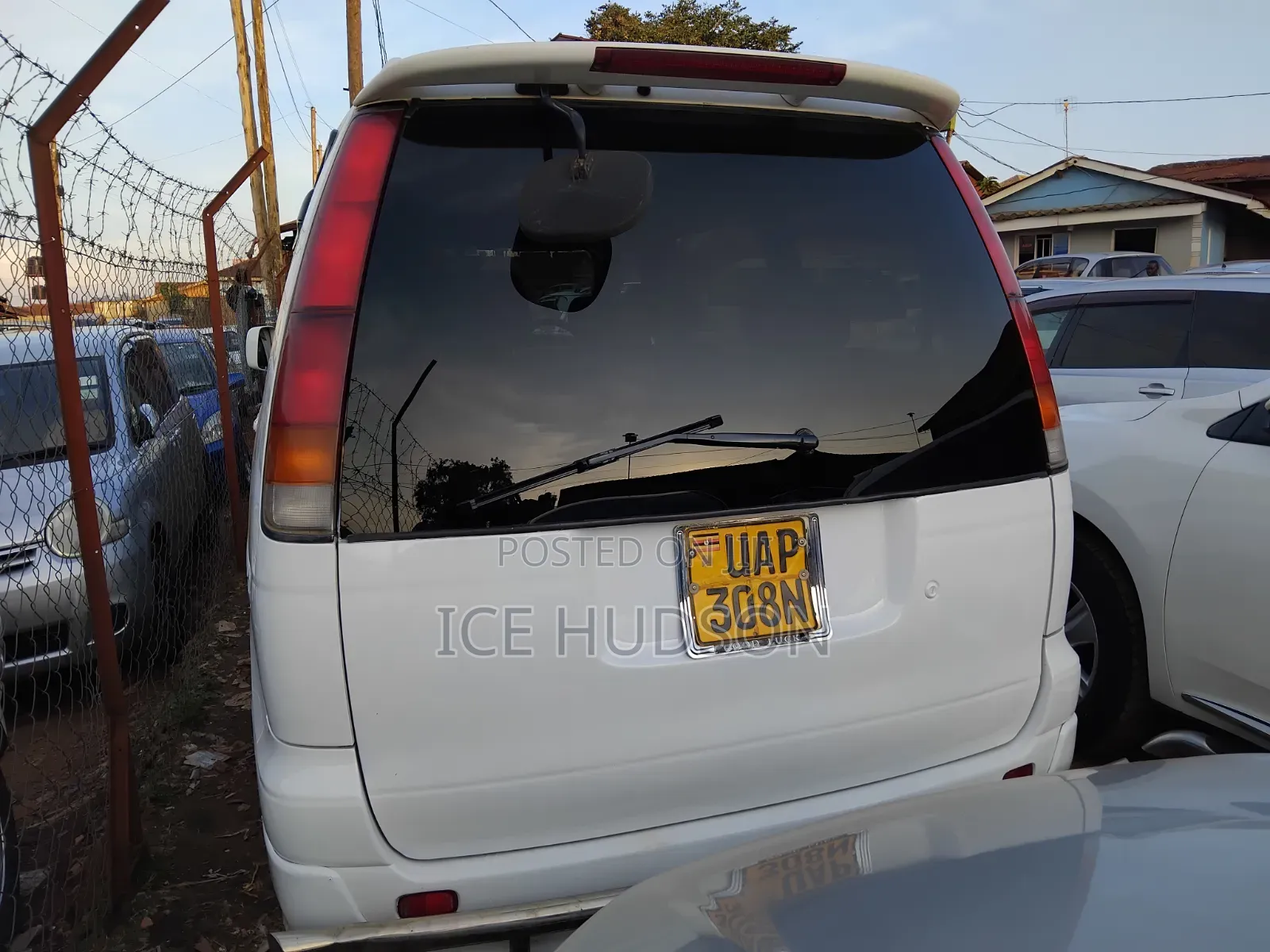 Toyota TownAce Noah 2001 White