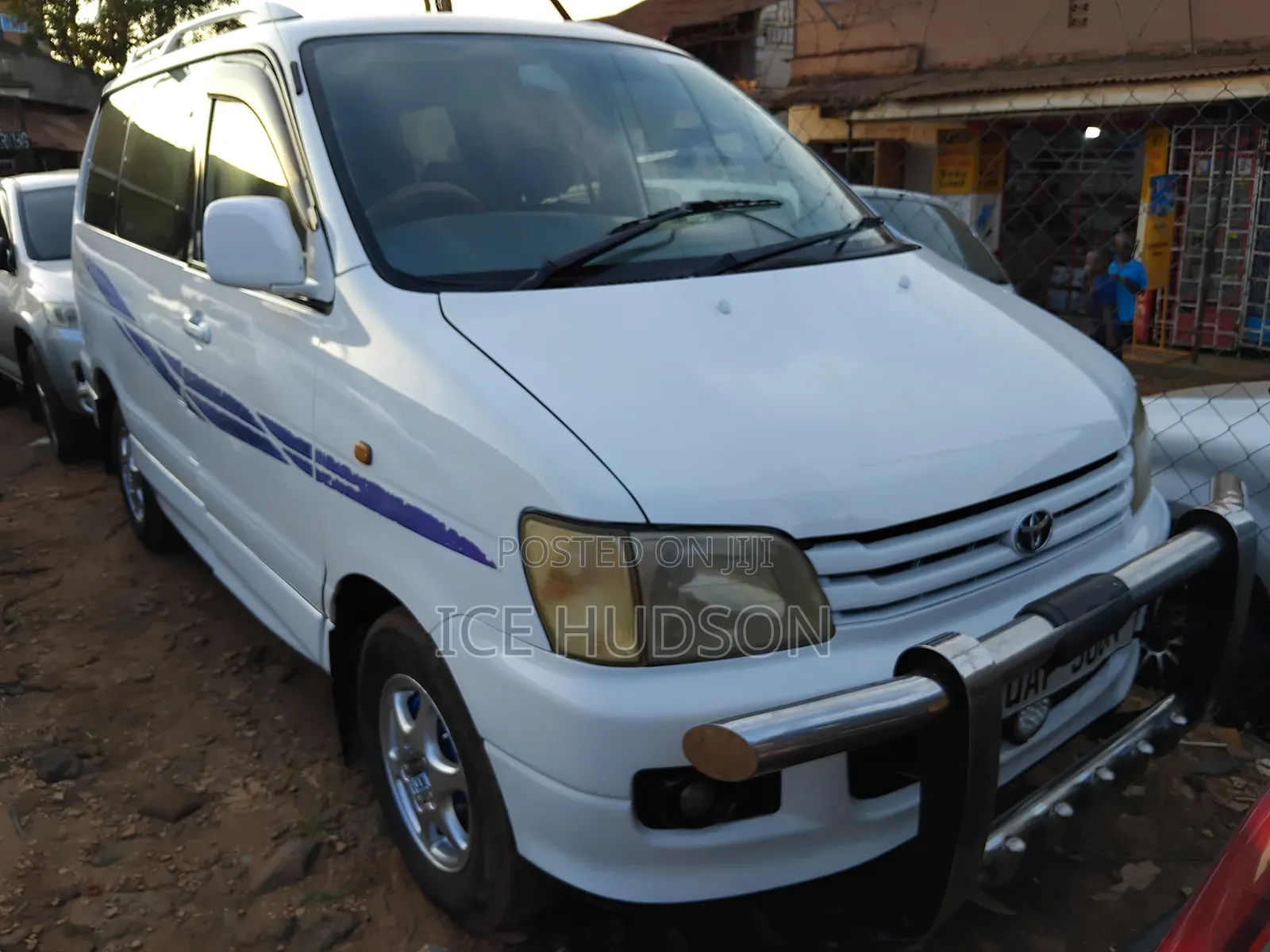 Toyota TownAce Noah 2001 White