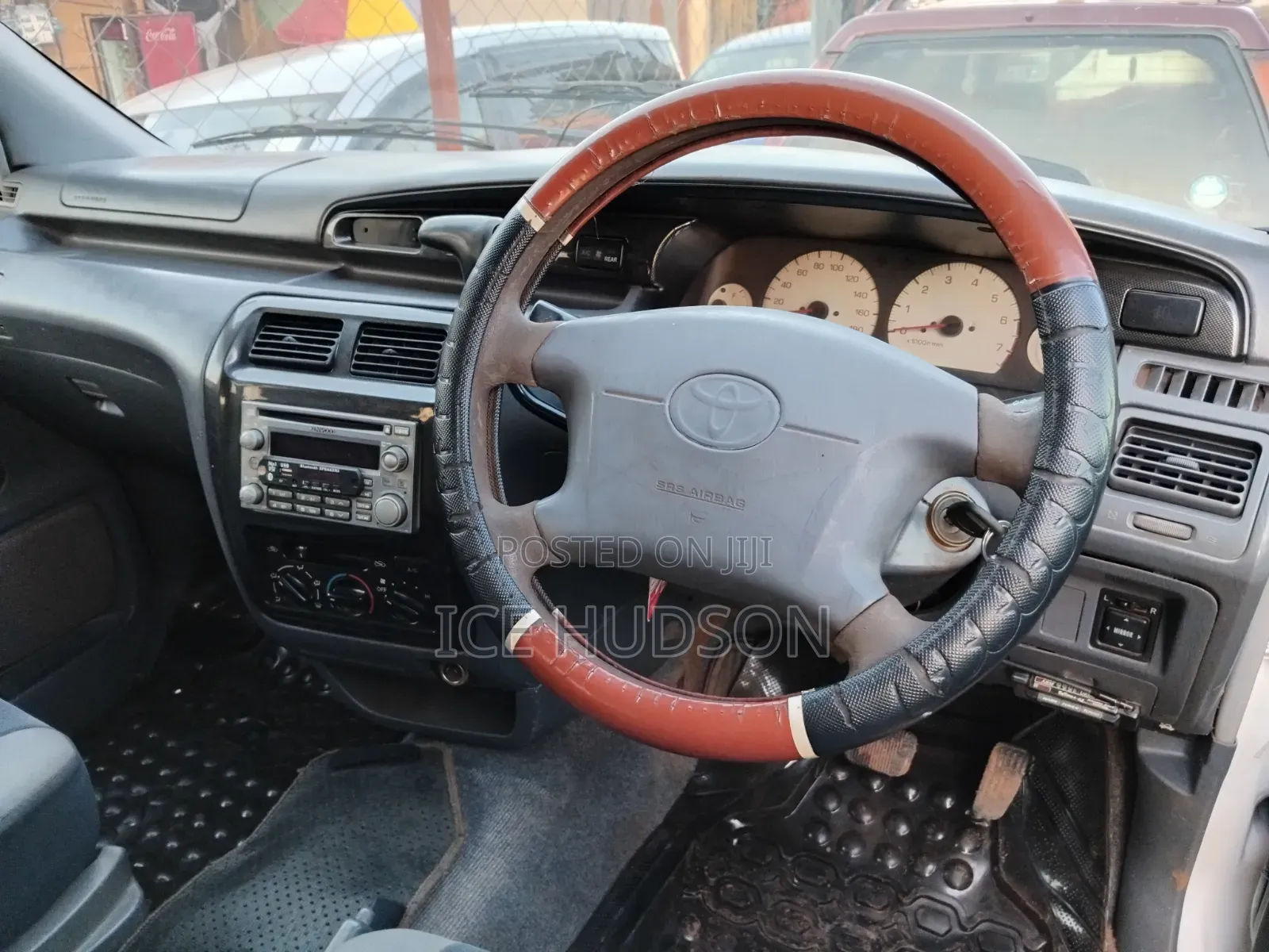 Toyota TownAce Noah 2001 White