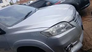 Toyota Vanguard 2011 Silver