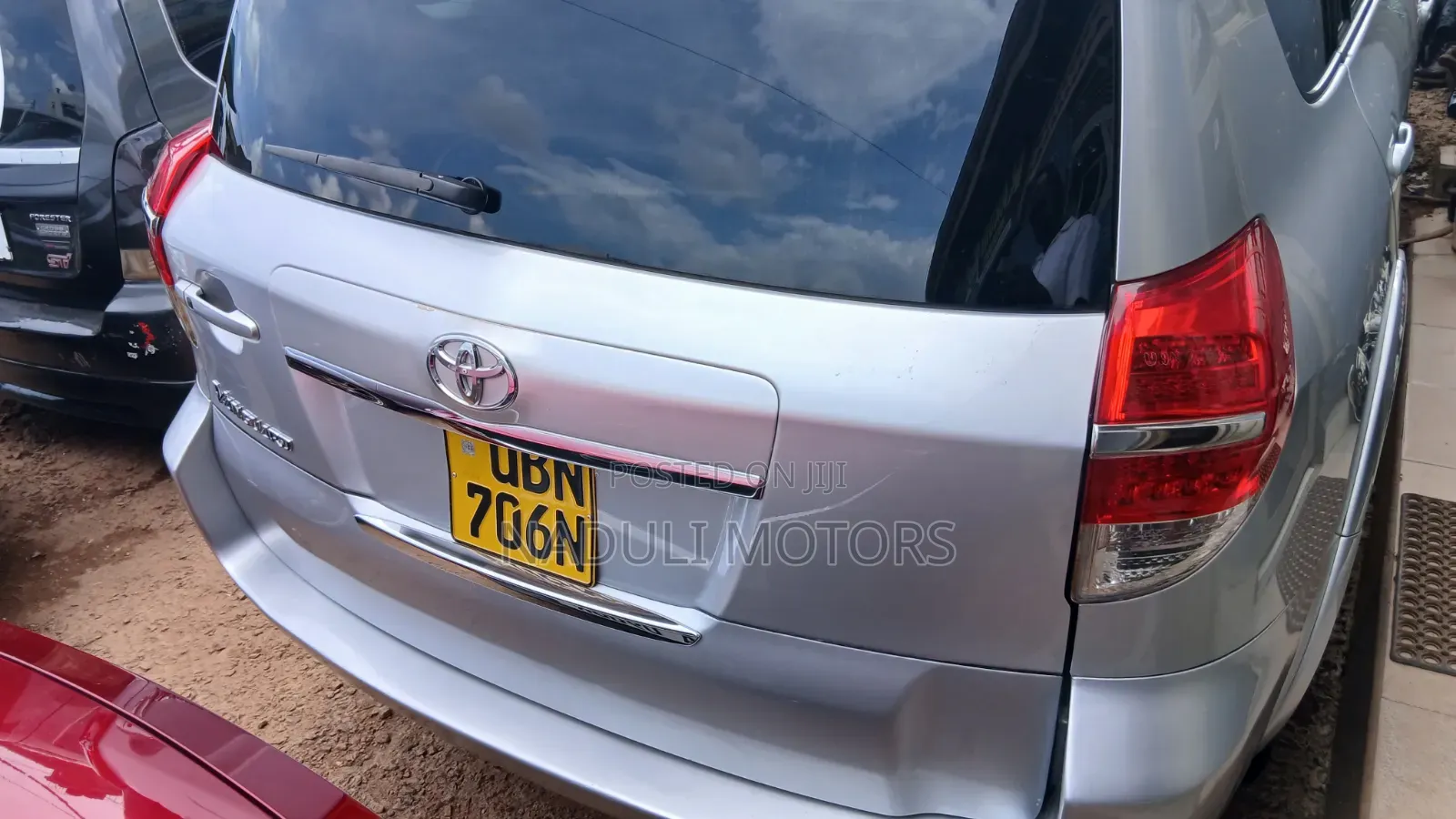 Toyota Vanguard 2011 Silver