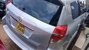 Toyota Vanguard 2011 Silver