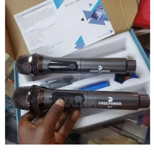 Double Wireless Microphone Free Power With a Receiver