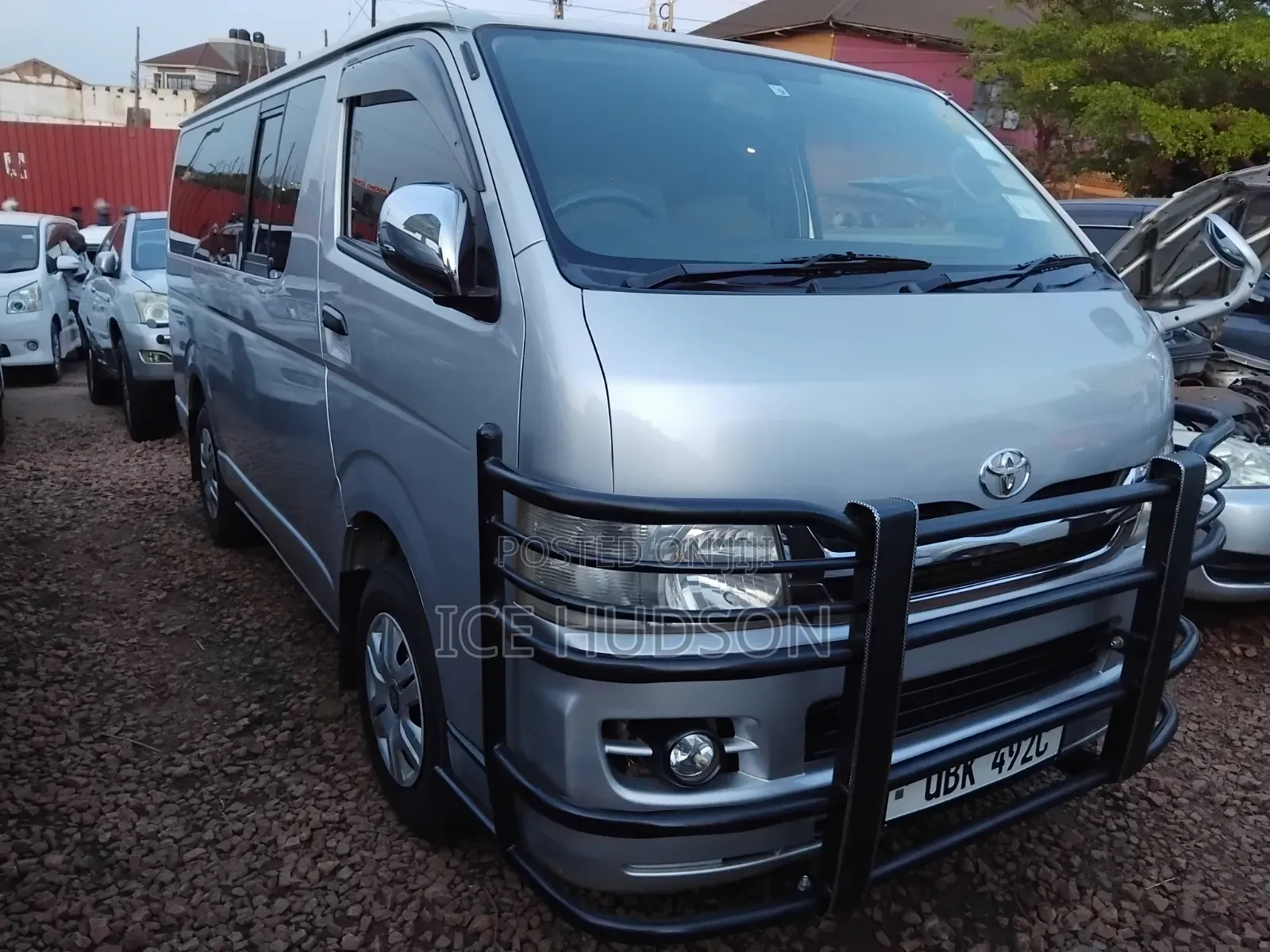 Toyota HiAce 2010 Silver