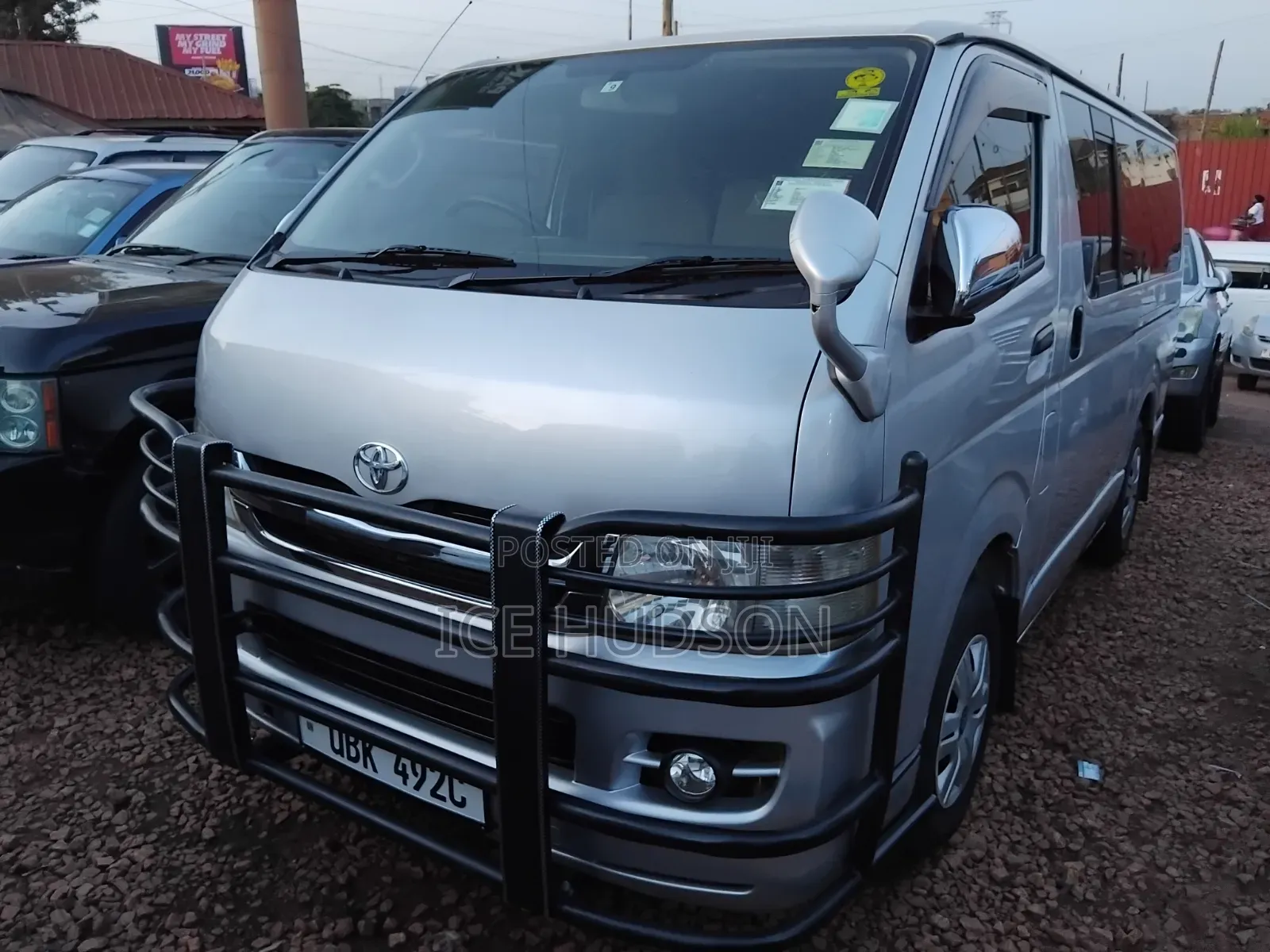 Toyota HiAce 2010 Silver