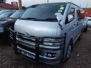 Toyota HiAce 2010 Silver