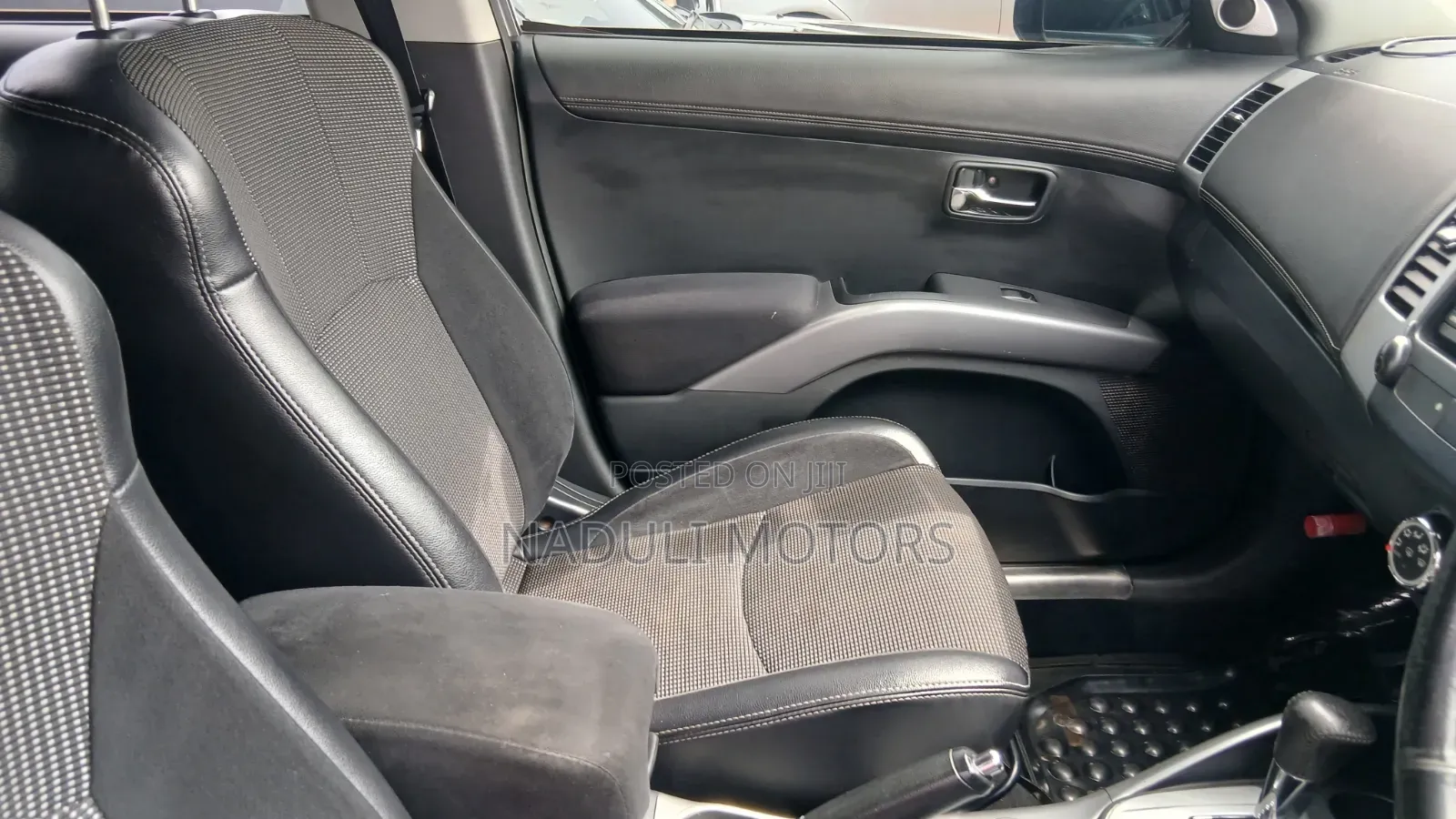 Mitsubishi Outlander 2010 Silver