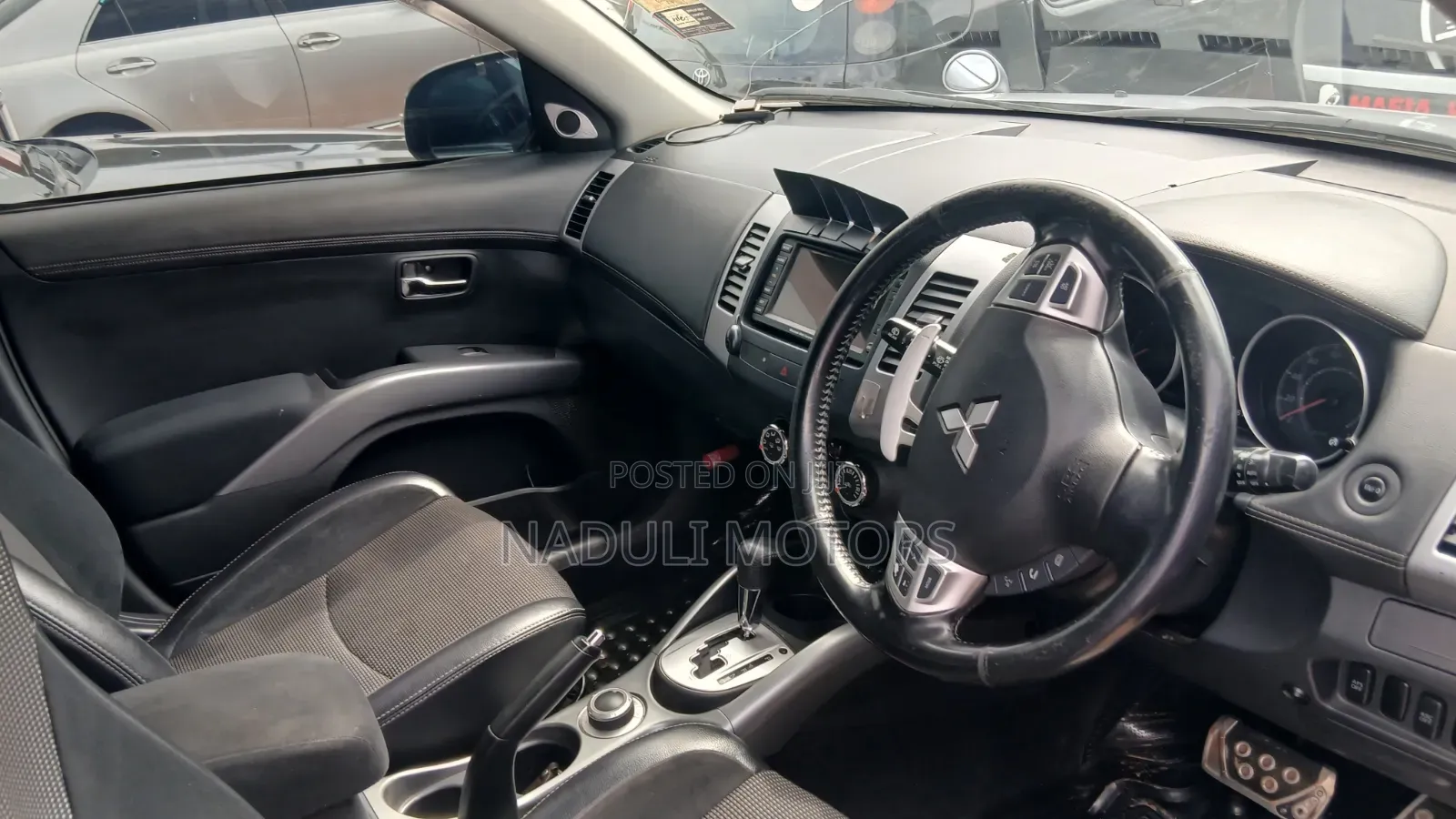 Mitsubishi Outlander 2010 Silver