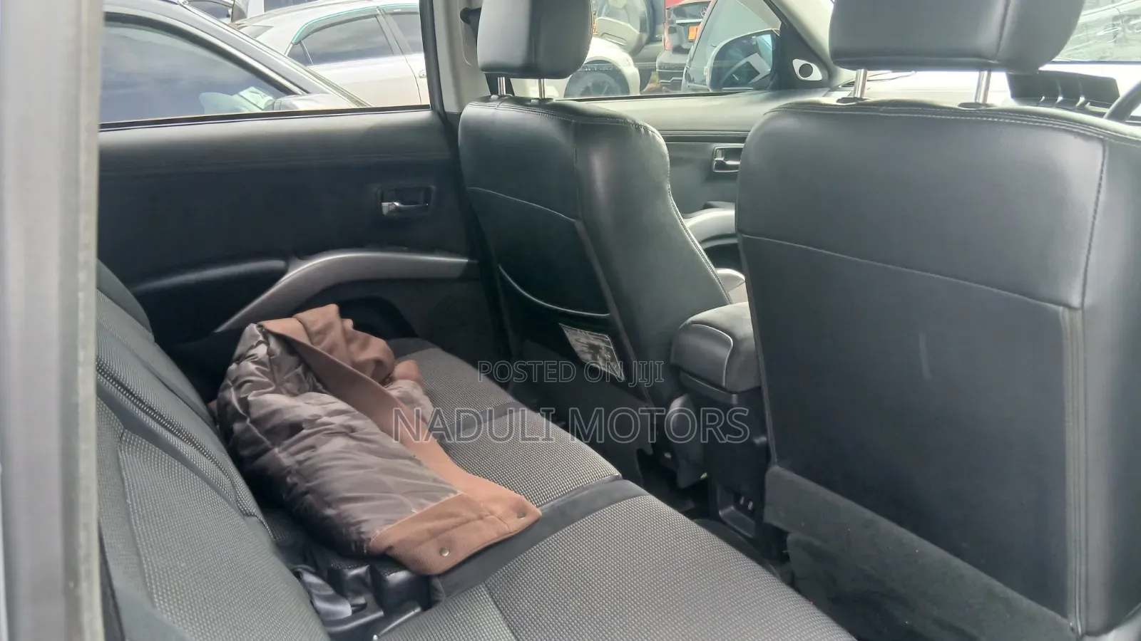 Mitsubishi Outlander 2010 Silver