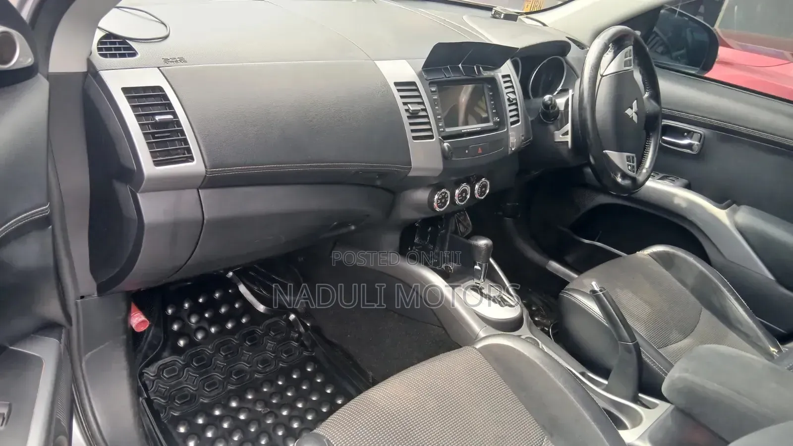 Mitsubishi Outlander 2010 Silver