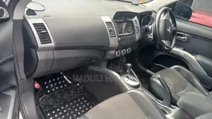 Mitsubishi Outlander 2010 Silver