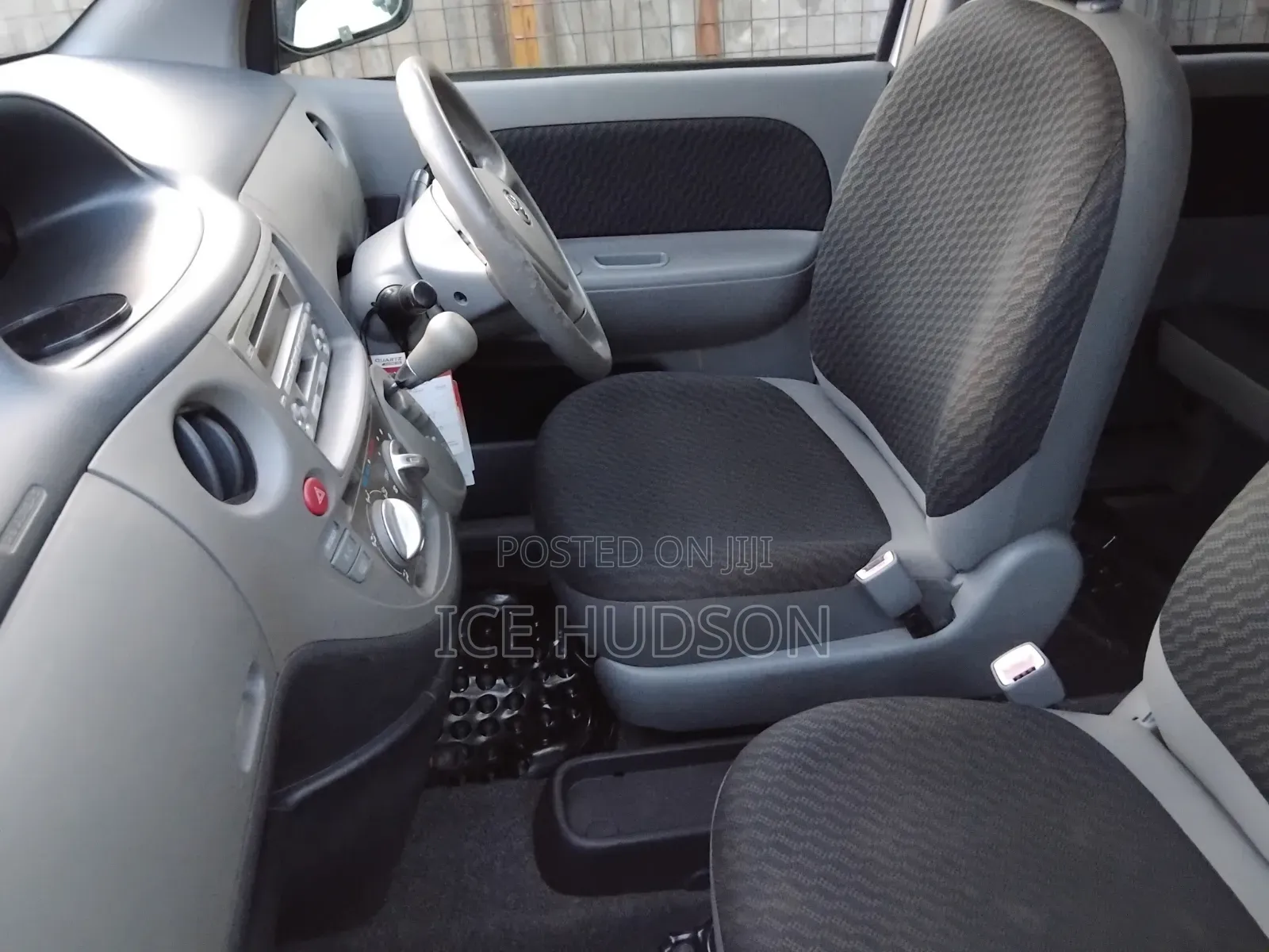 Toyota Sienta 2009 Silver