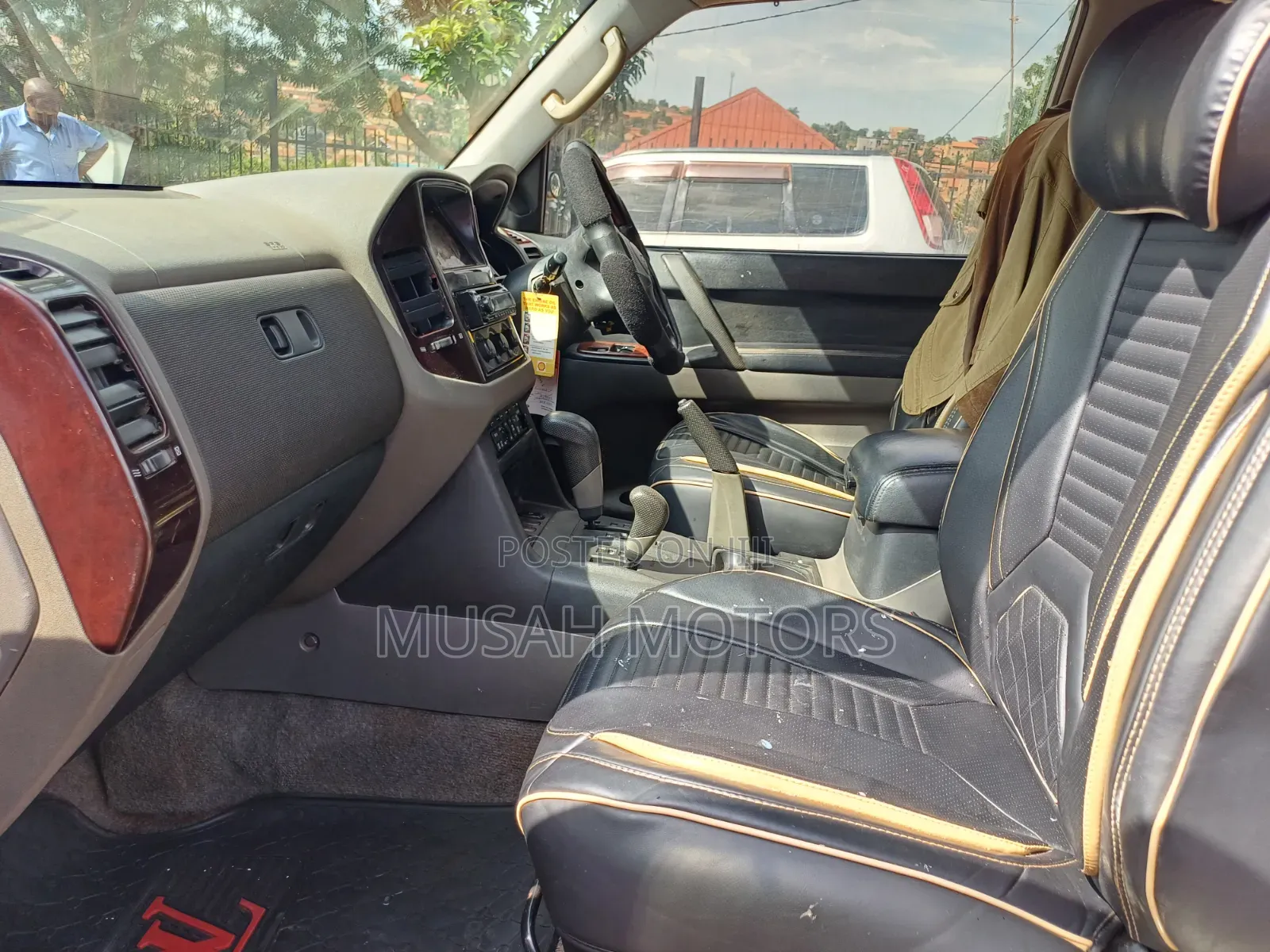 Mitsubishi Pajero 2000 Silver