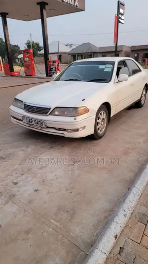 Toyota Mark II 2.0 (X80) 1990 White