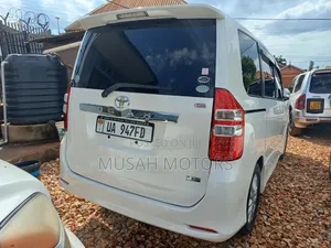 Toyota Noah 2014 White