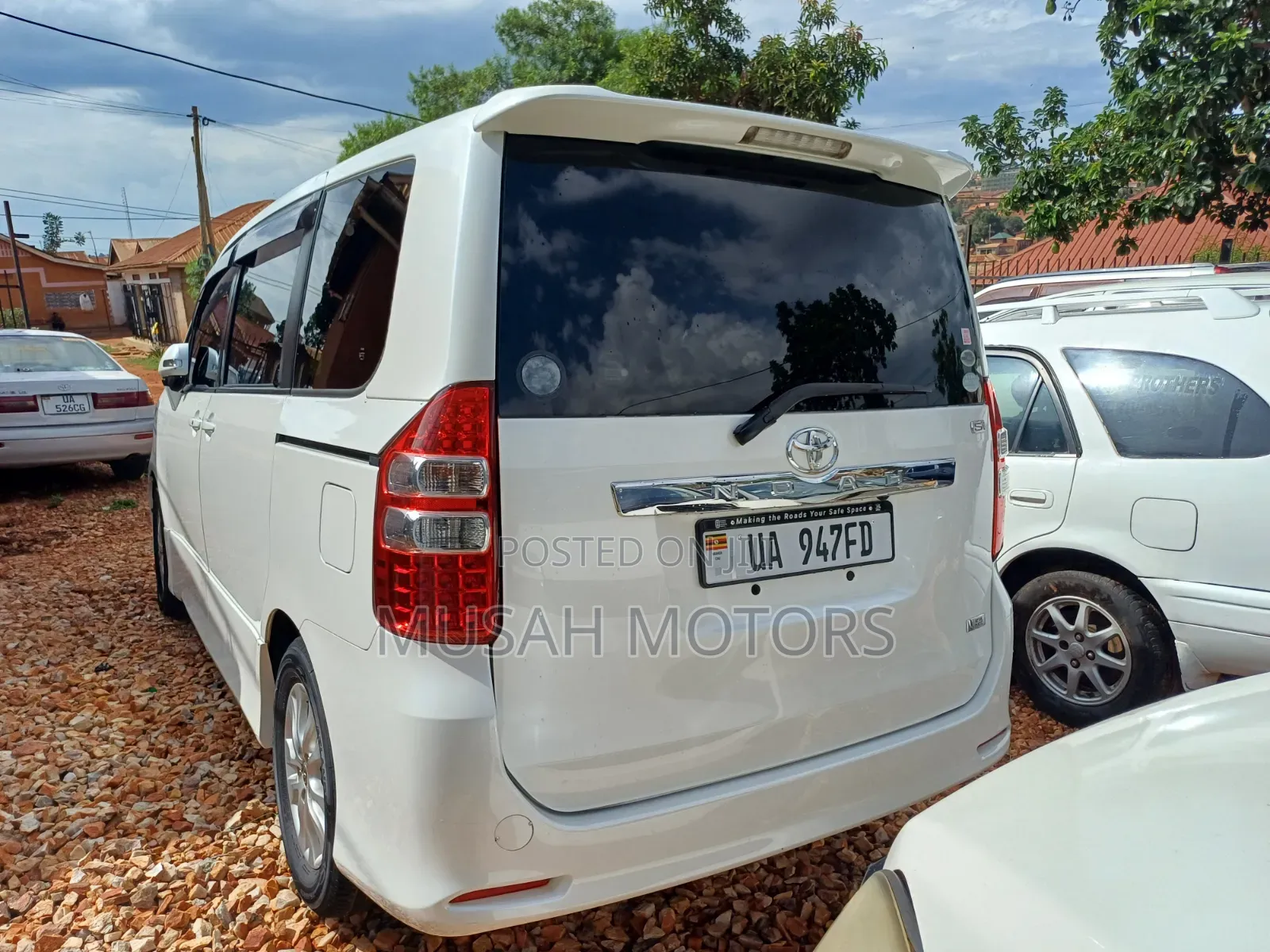 Toyota Noah 2014 White