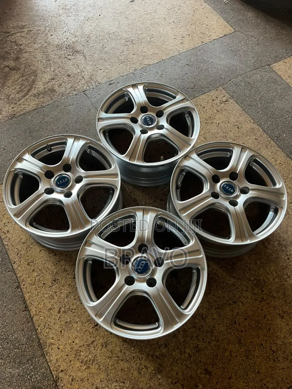 Nissan Centra Rims Size 15 Japan.