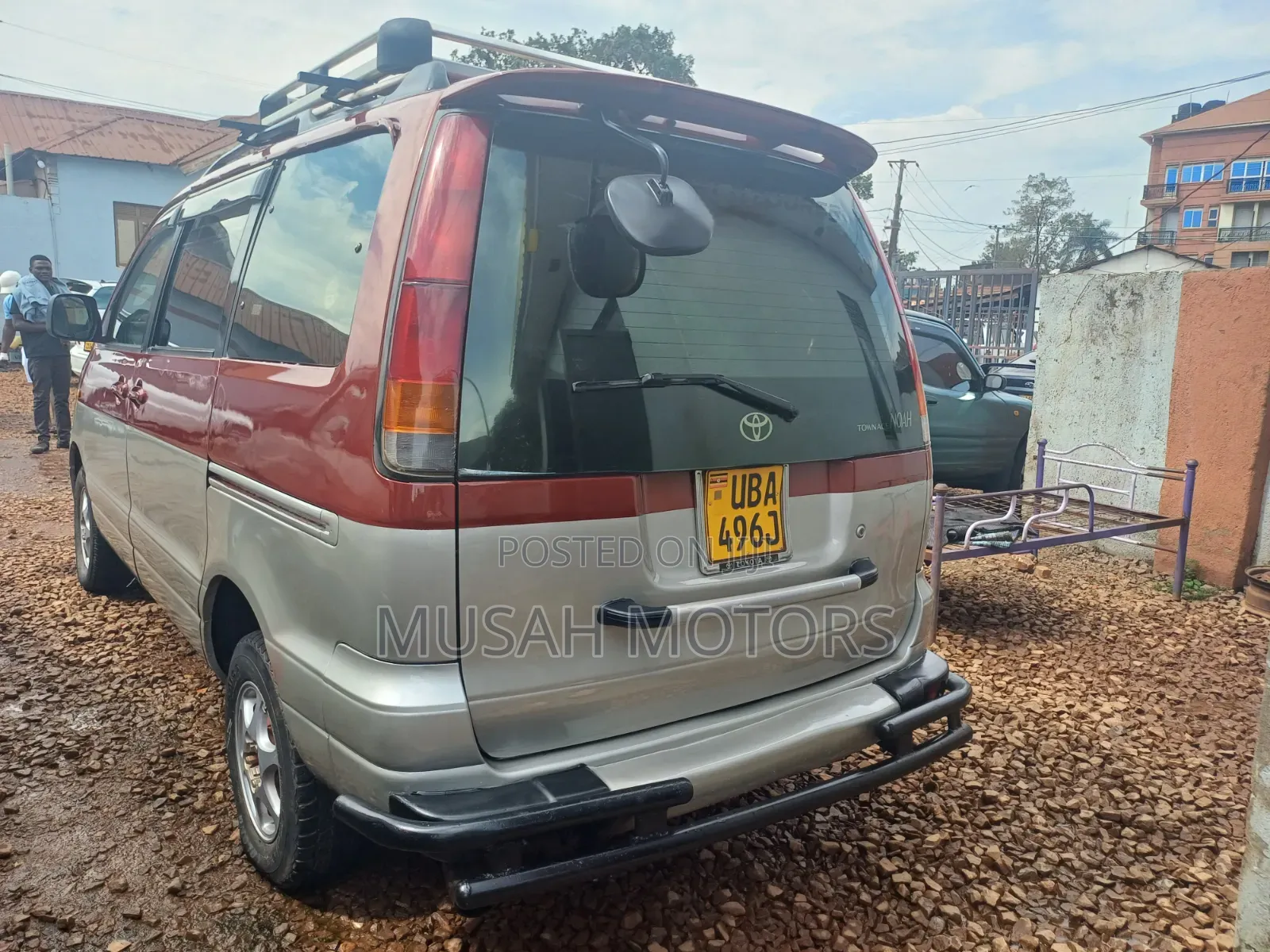 Toyota Noah 2001 Red