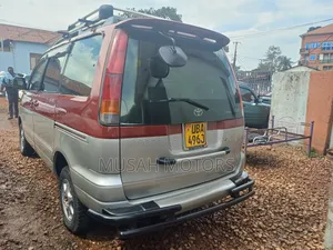 Toyota Noah 2001 Red