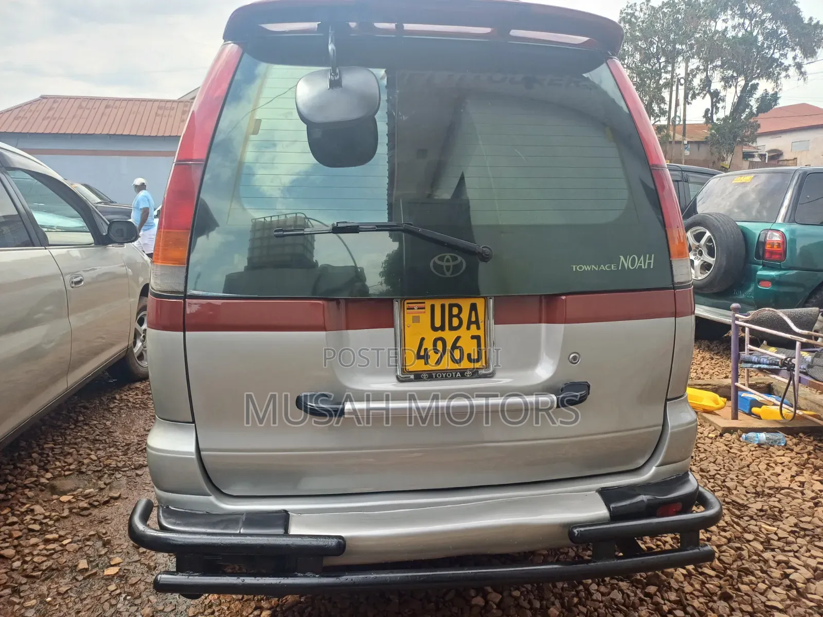 Toyota Noah 2001 Red