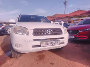 Toyota RAV4 Sport I4 4x4 2006 White