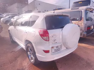 Toyota RAV4 Sport I4 4x4 2006 White