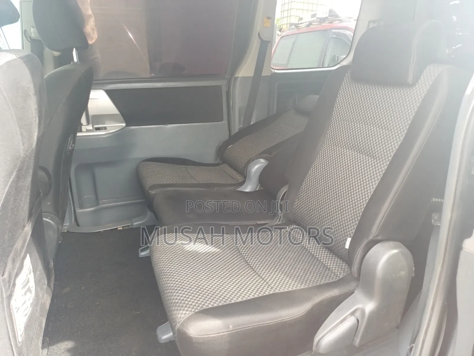 Toyota Noah 2012 Black