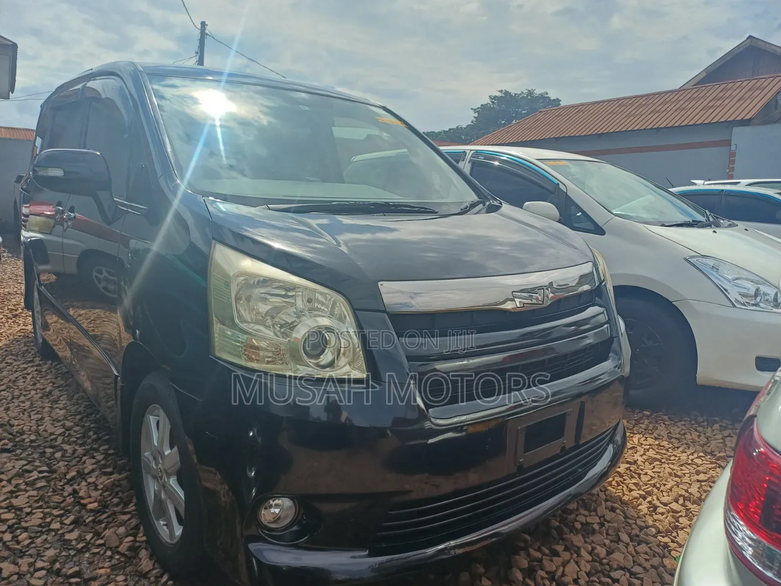 Toyota Noah 2012 Black