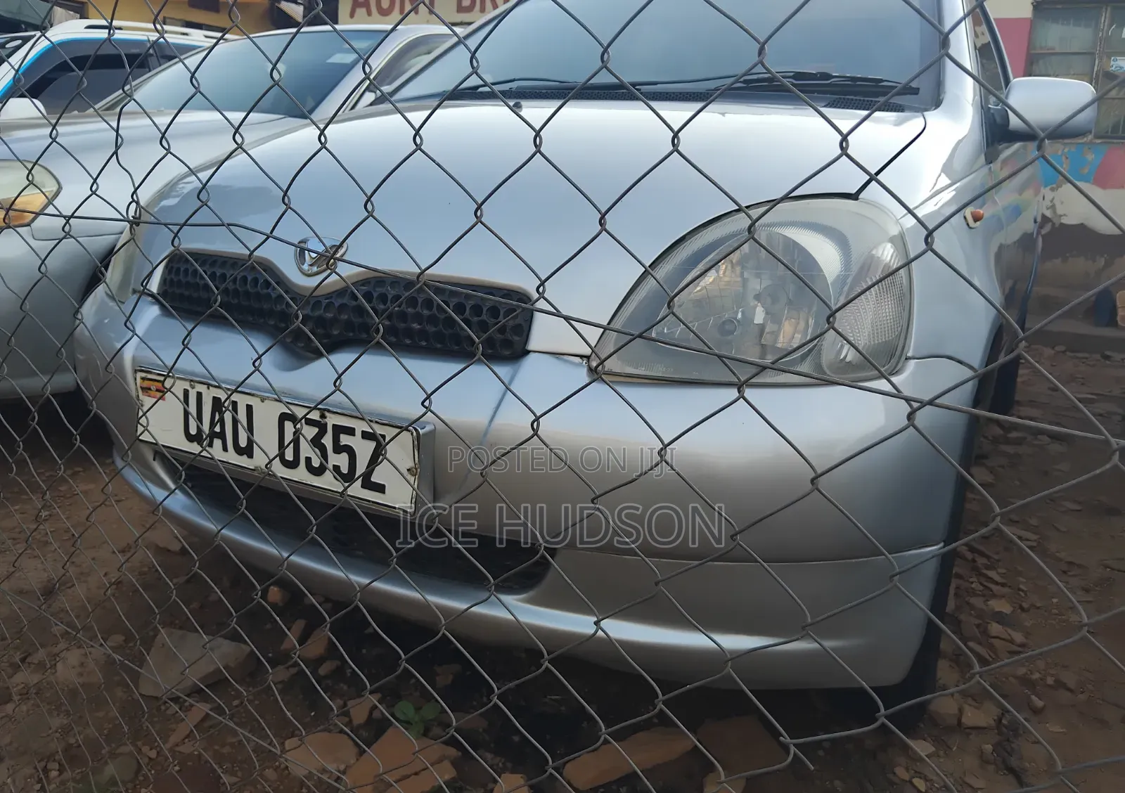Toyota Vitz 2001 Silver