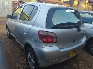 Toyota Vitz 2001 Silver