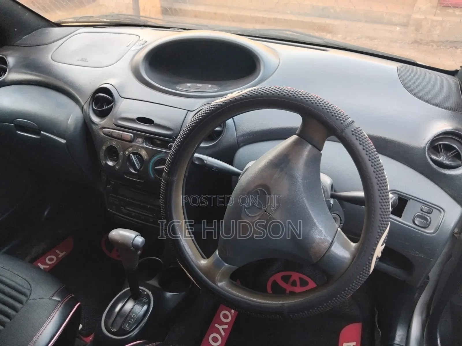 Toyota Vitz 2001 Silver