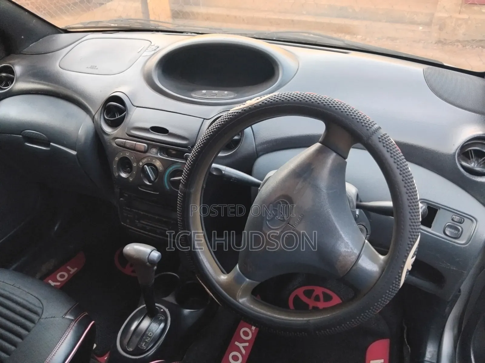 Toyota Vitz 2001 Silver