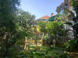 4bdrm Villa in Ssabagabo-Makindye for sale