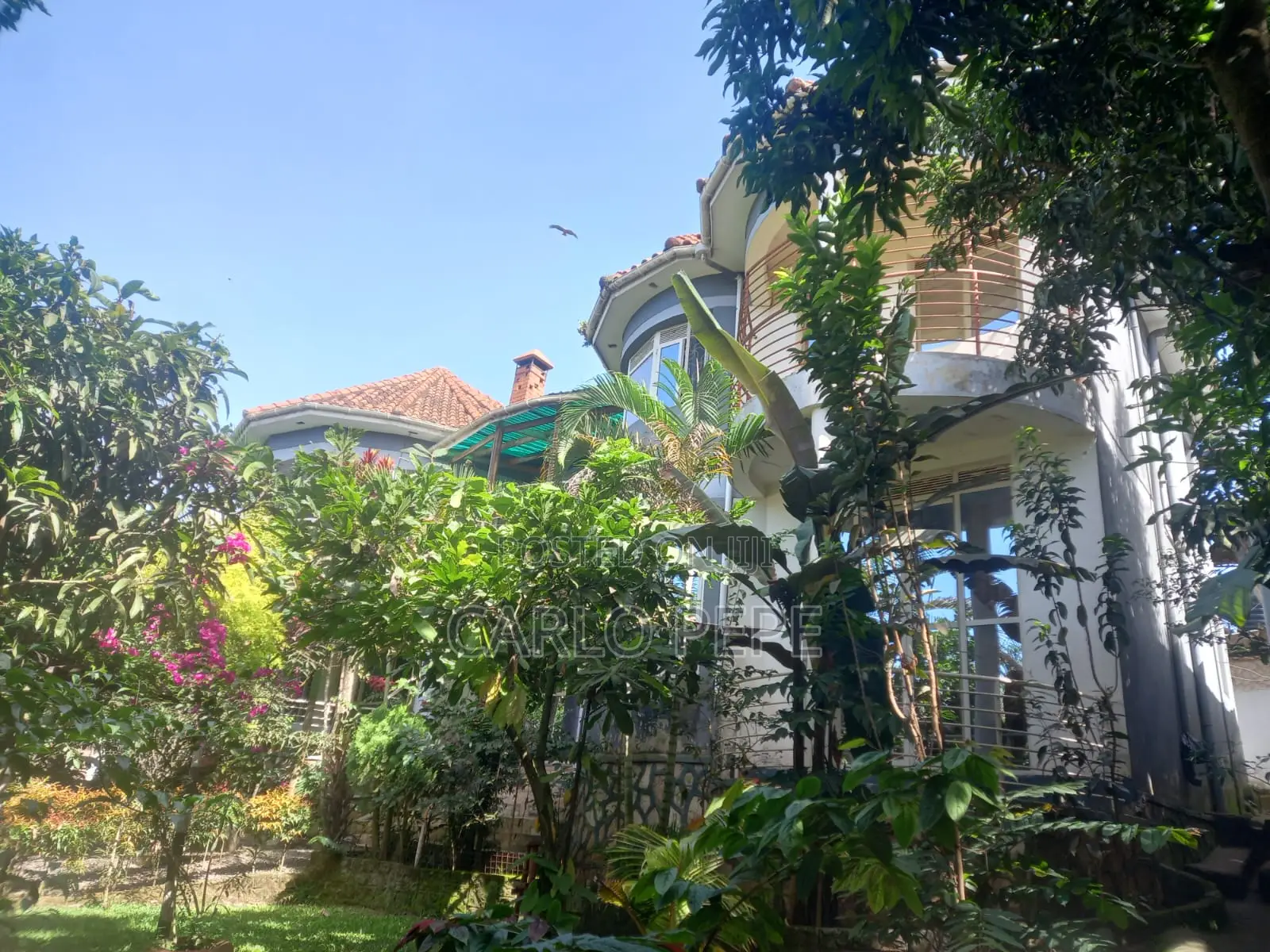 4bdrm Villa in Ssabagabo-Makindye for sale
