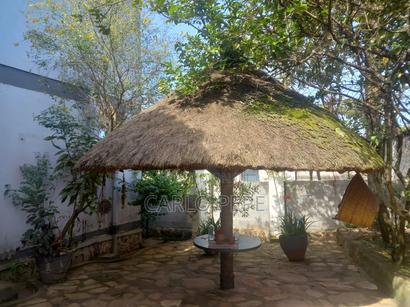 4bdrm Villa in Ssabagabo-Makindye for sale