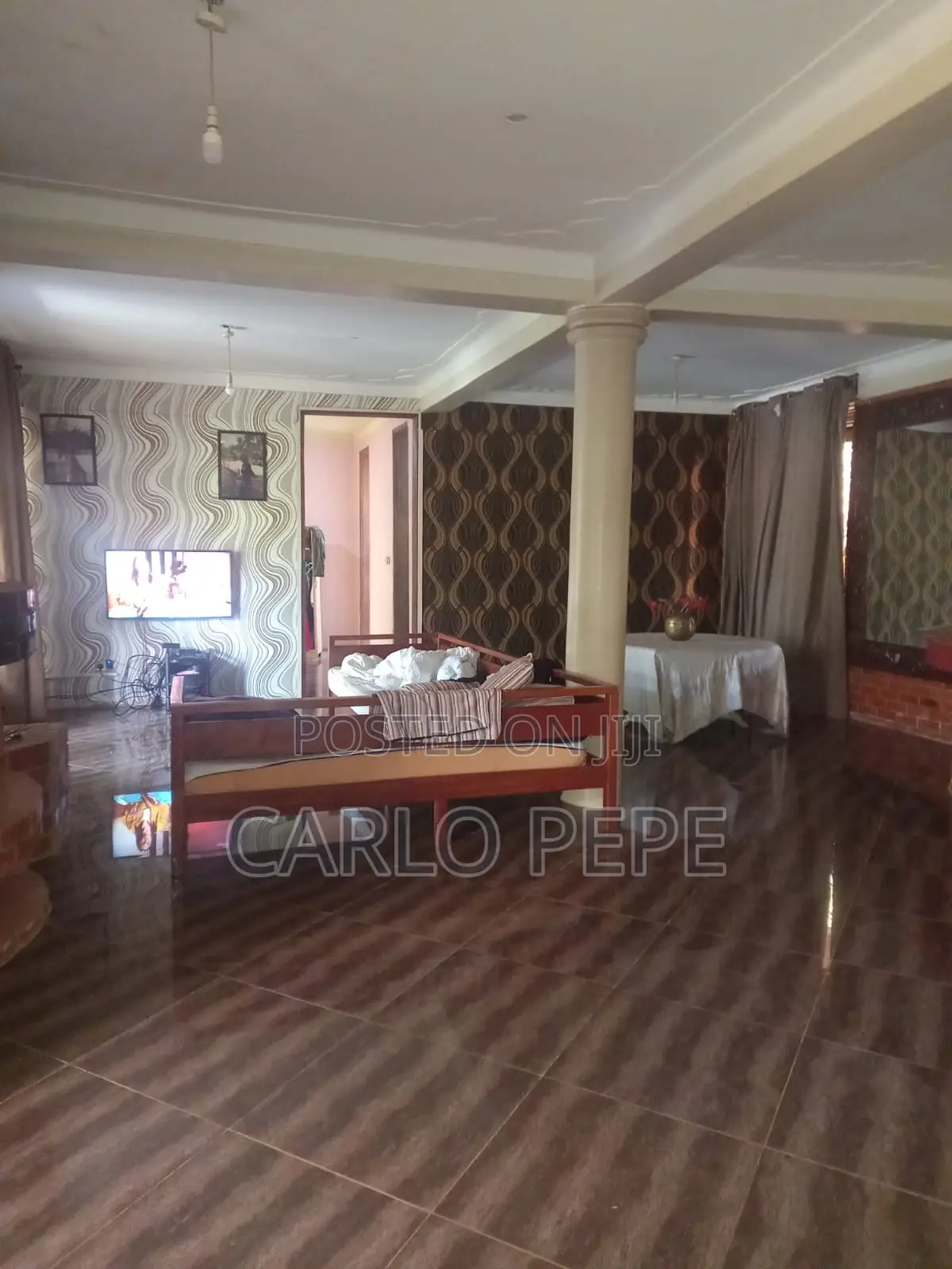 4bdrm Villa in Ssabagabo-Makindye for sale