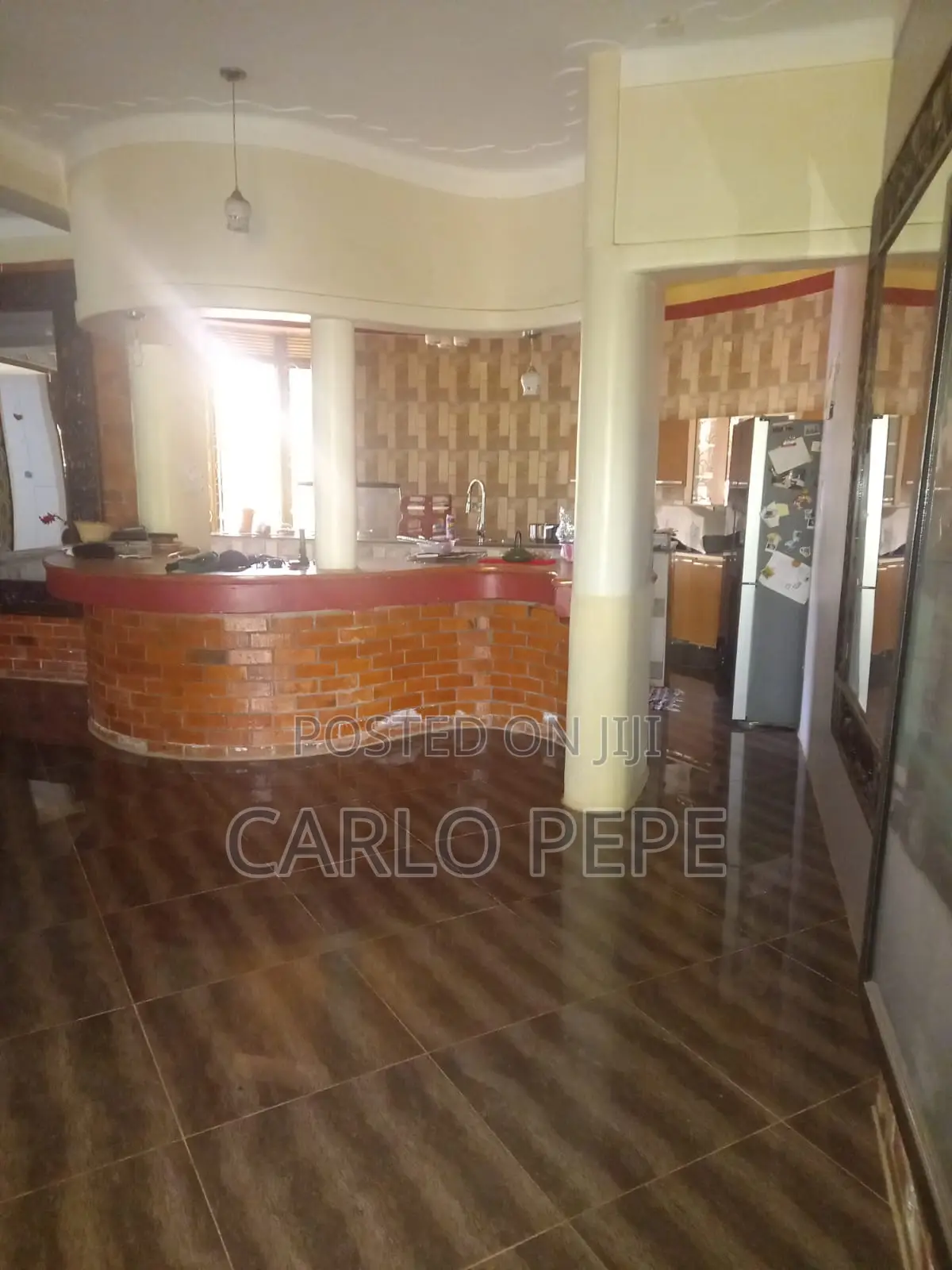 4bdrm Villa in Ssabagabo-Makindye for sale