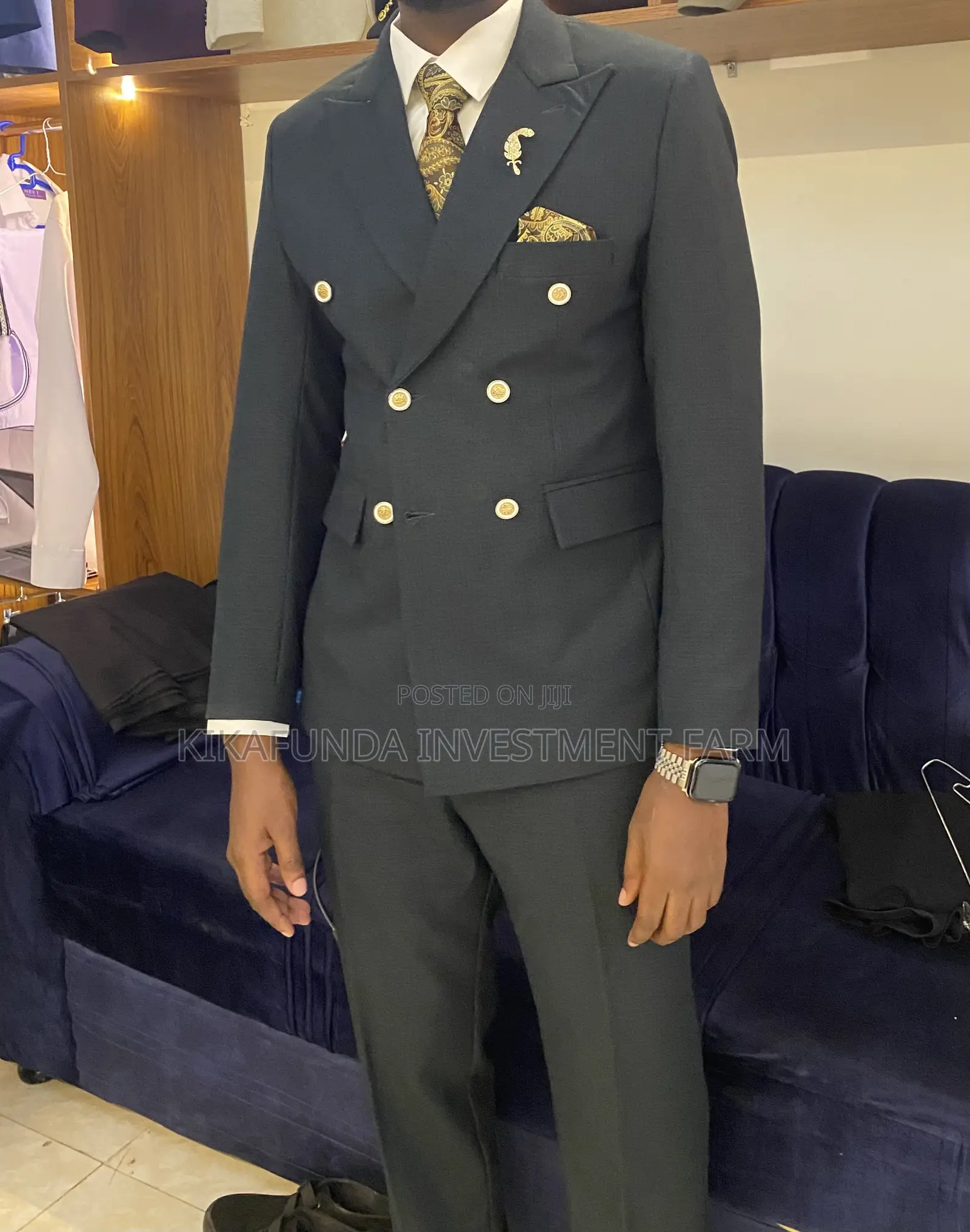 Gentleman Suit Free Tie