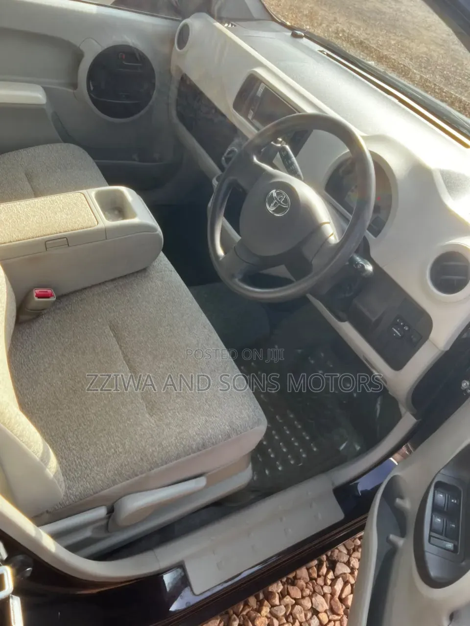 Toyota Passo 1.0 FWD 2008 Maroon