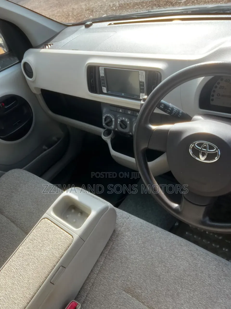 Toyota Passo 1.0 FWD 2008 Maroon