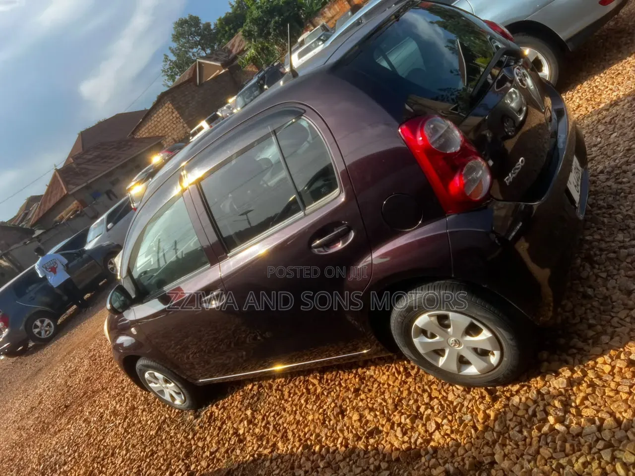 Toyota Passo 1.0 FWD 2008 Maroon