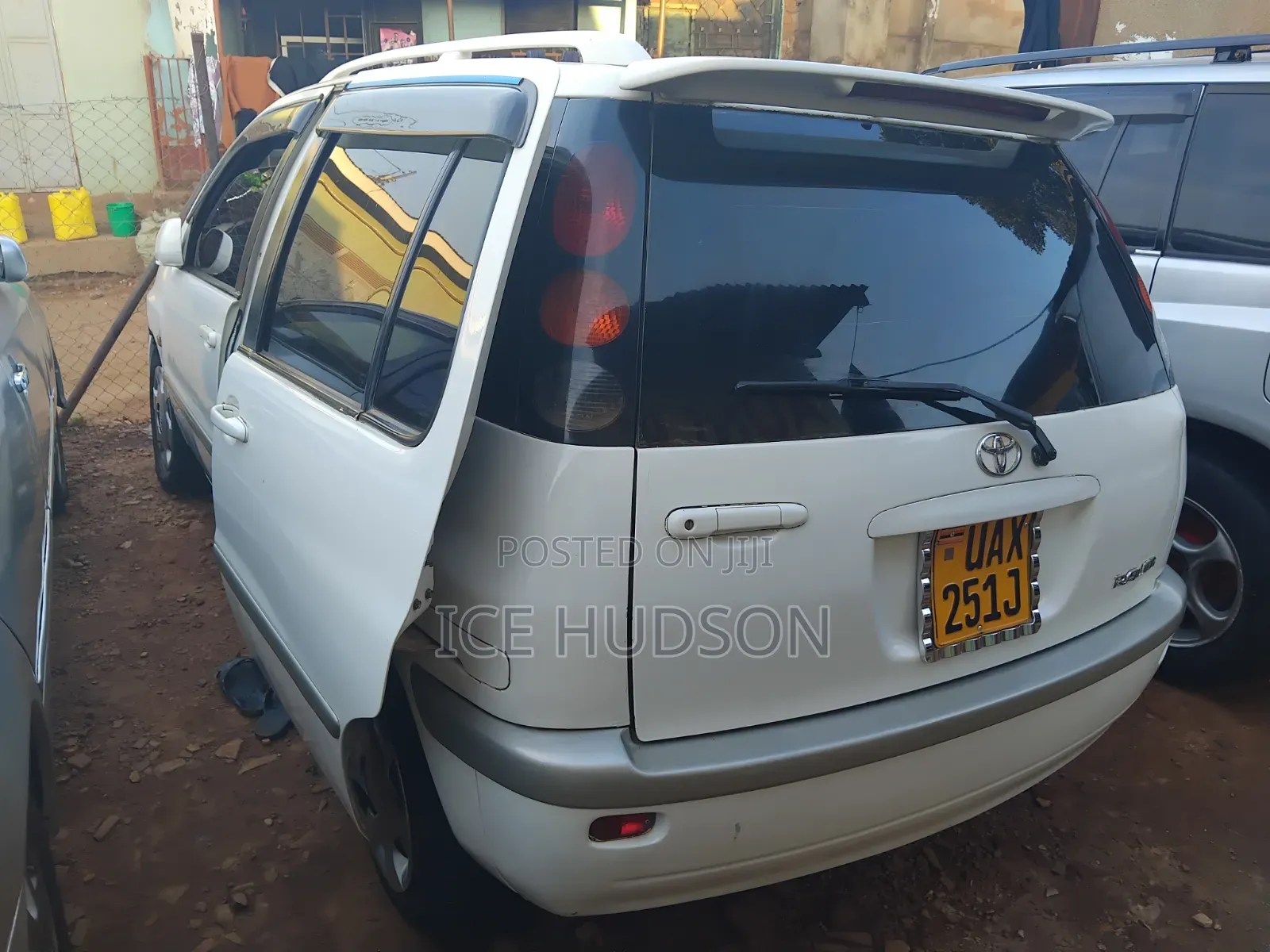 Toyota Raum 2000 White