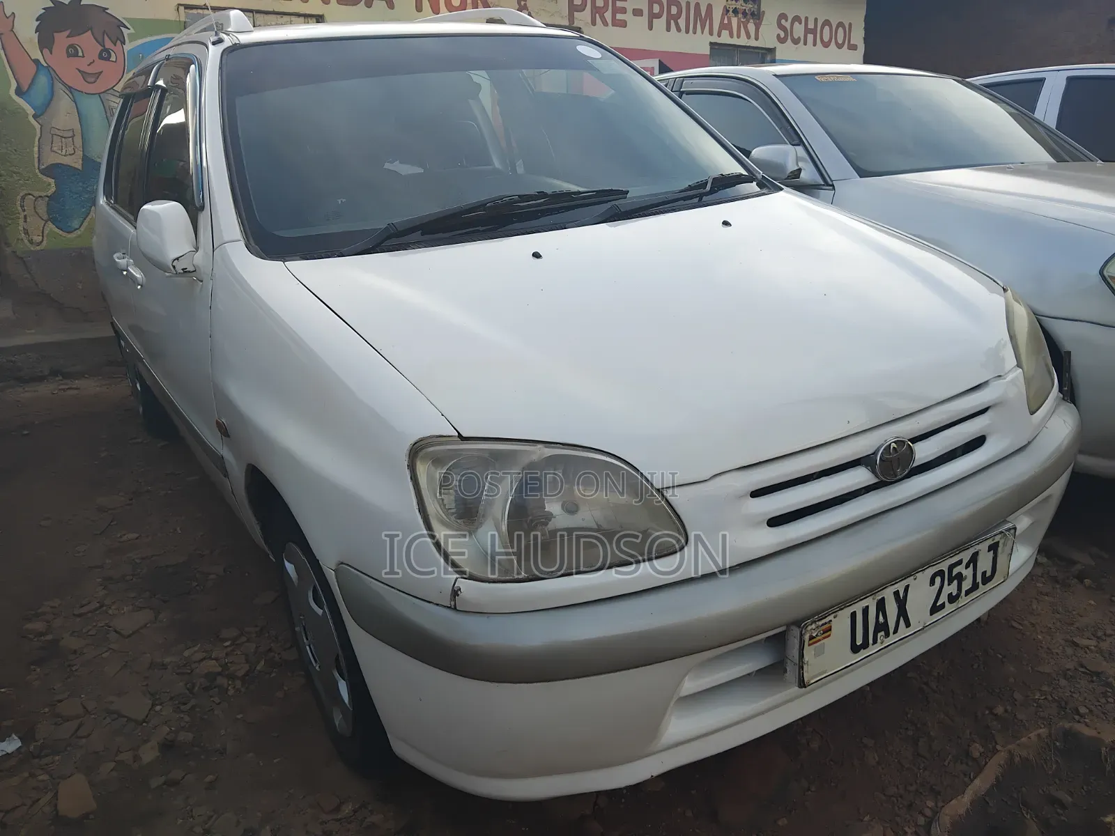 Toyota Raum 2000 White