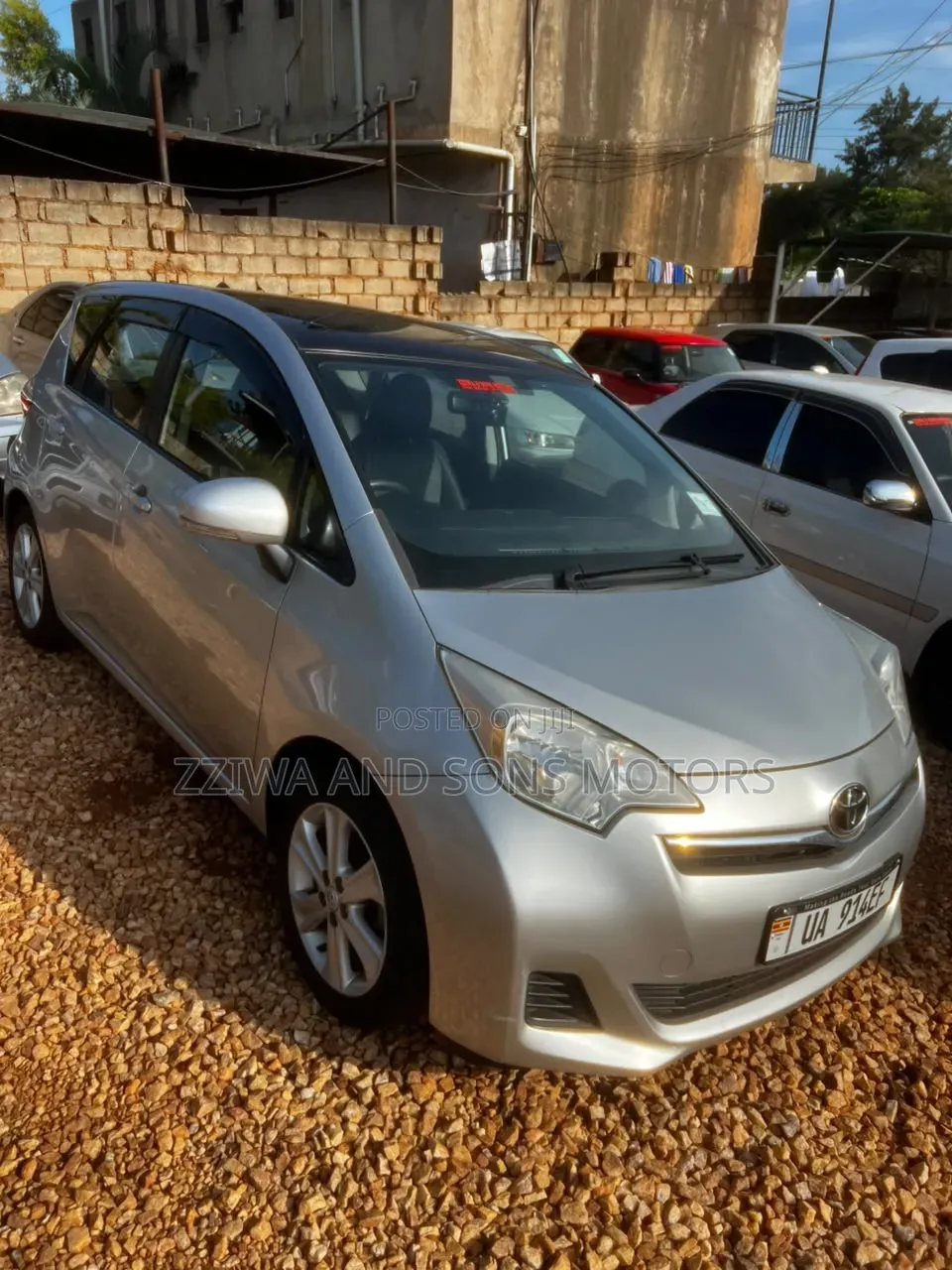 Toyota Ractis 1.5 FWD 2014 Silver