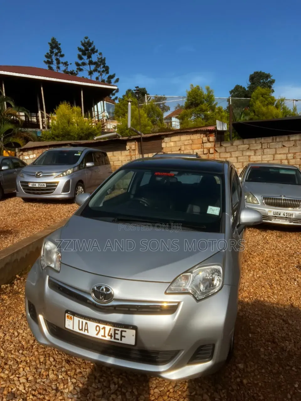 Toyota Ractis 1.5 FWD 2014 Silver
